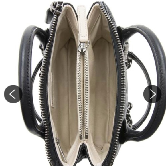 CHANEL authentic Black quilted mini shopper tote - Picture 4 of 7